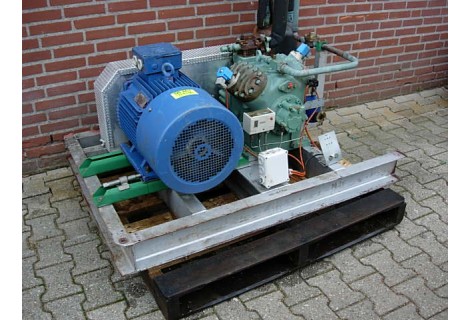 Bitzer koel compressor met electromotor 4G.2-18,5 kw  45 kw.